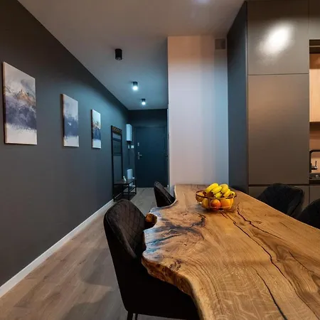 Panorama Capital Black Apartment *