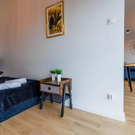 Panorama Capital Black